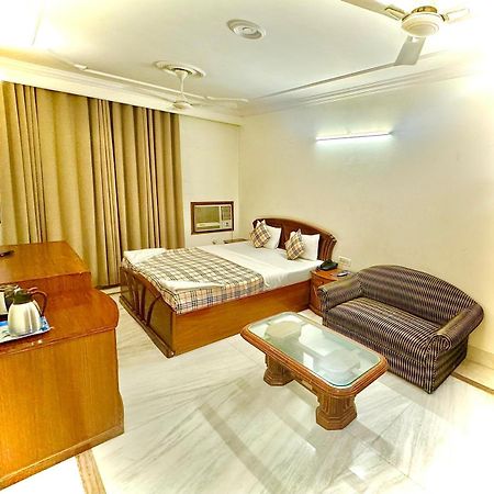 Hotel Pablas International, New Delhi, Near Metro エクステリア 写真