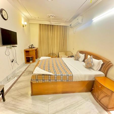 Hotel Pablas International, New Delhi, Near Metro エクステリア 写真
