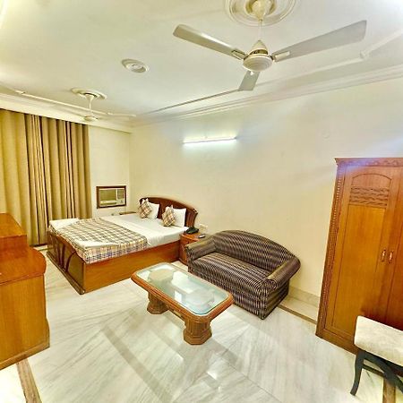 Hotel Pablas International, New Delhi, Near Metro エクステリア 写真