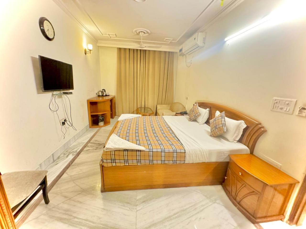 Hotel Pablas International, New Delhi, Near Metro エクステリア 写真