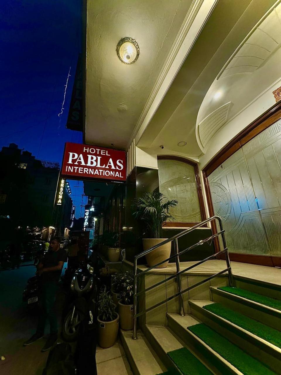 Hotel Pablas International, New Delhi, Near Metro エクステリア 写真
