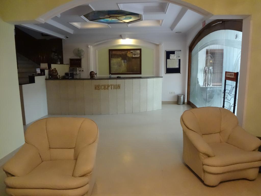 Hotel Pablas International, New Delhi, Near Metro エクステリア 写真