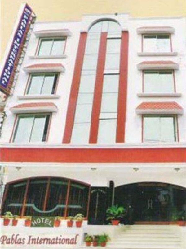 Hotel Pablas International, New Delhi, Near Metro エクステリア 写真