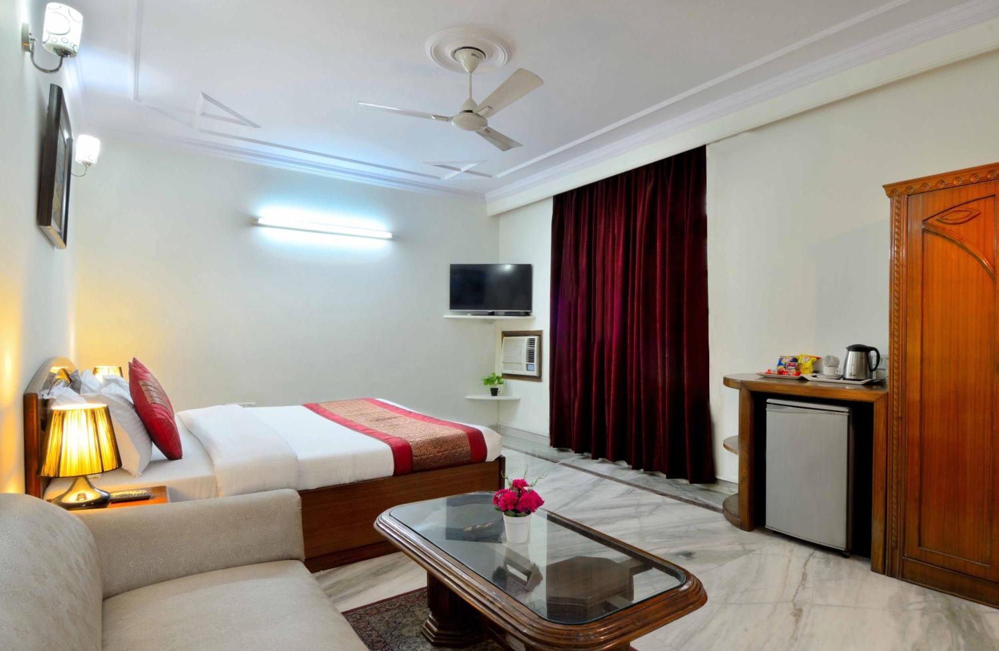 Hotel Pablas International, New Delhi, Near Metro エクステリア 写真