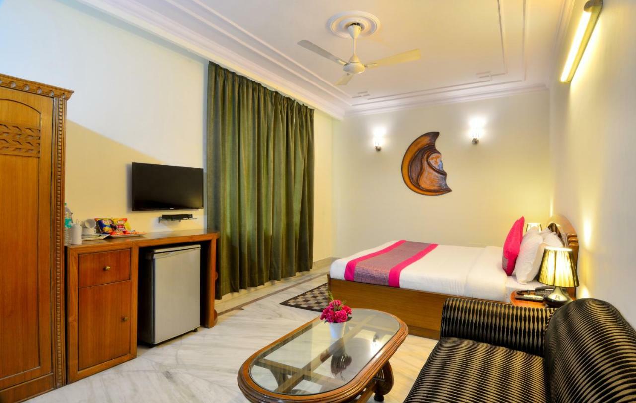 Hotel Pablas International, New Delhi, Near Metro エクステリア 写真