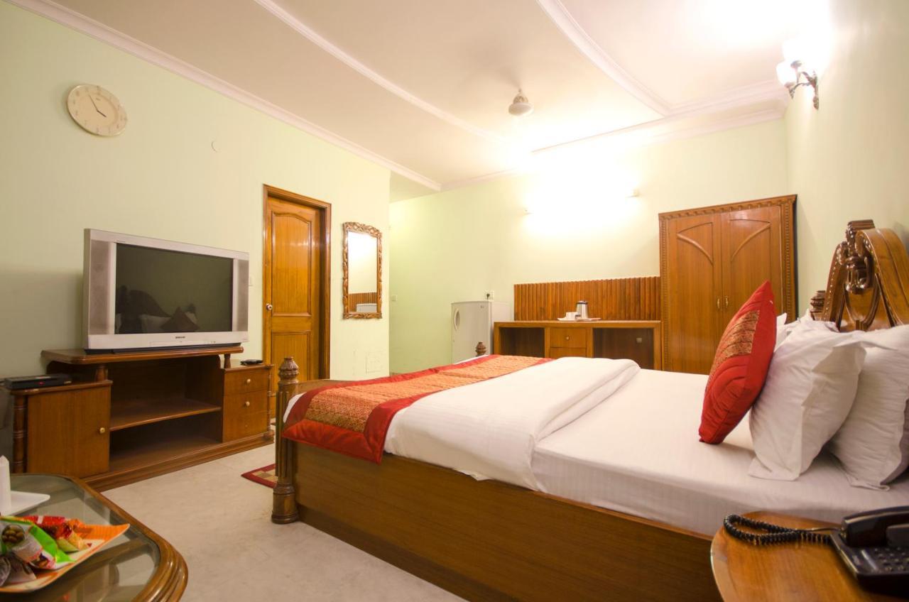 Hotel Pablas International, New Delhi, Near Metro エクステリア 写真